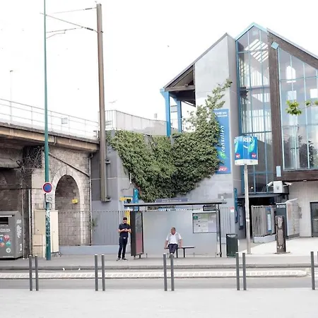 Apartament Rer C Les Gresillons Near Paris Asnières