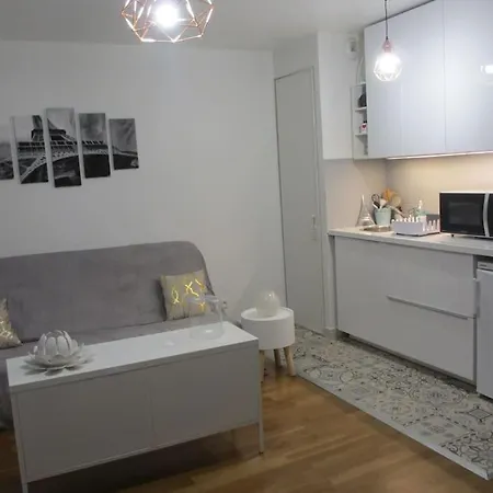 Apartament Rer C Les Gresillons Near Paris